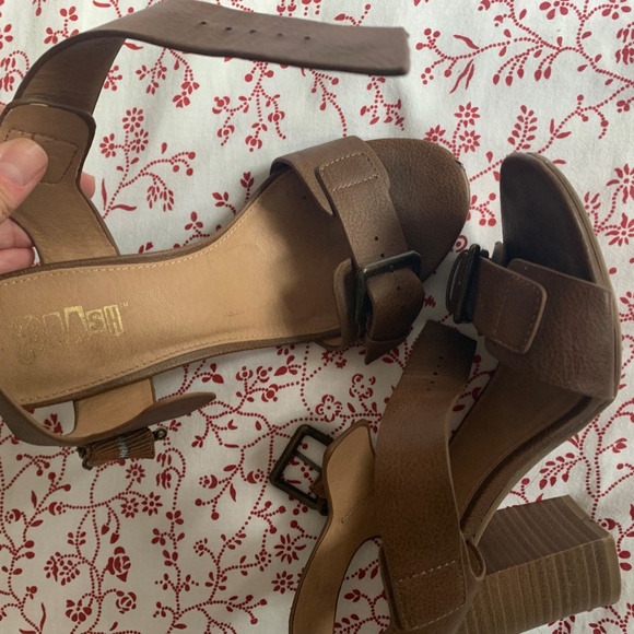 classic brown heels block heel for any occa - Picture 5 of 9